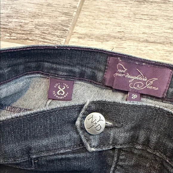 NYDJ | Not your Daughter’s Jeans Dark Wash Flare Leg Jeans size 2P - Picture 8 of 8